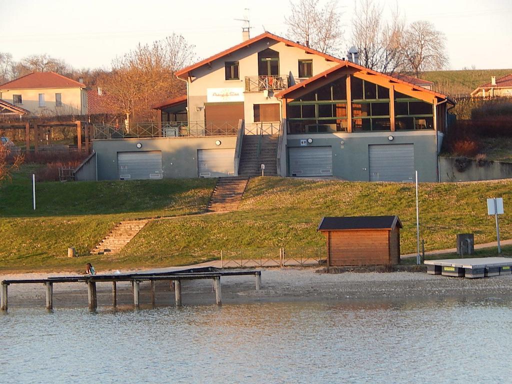 Hotel Camping Du Moulin Meyrieu-les-Etangs Exterior foto