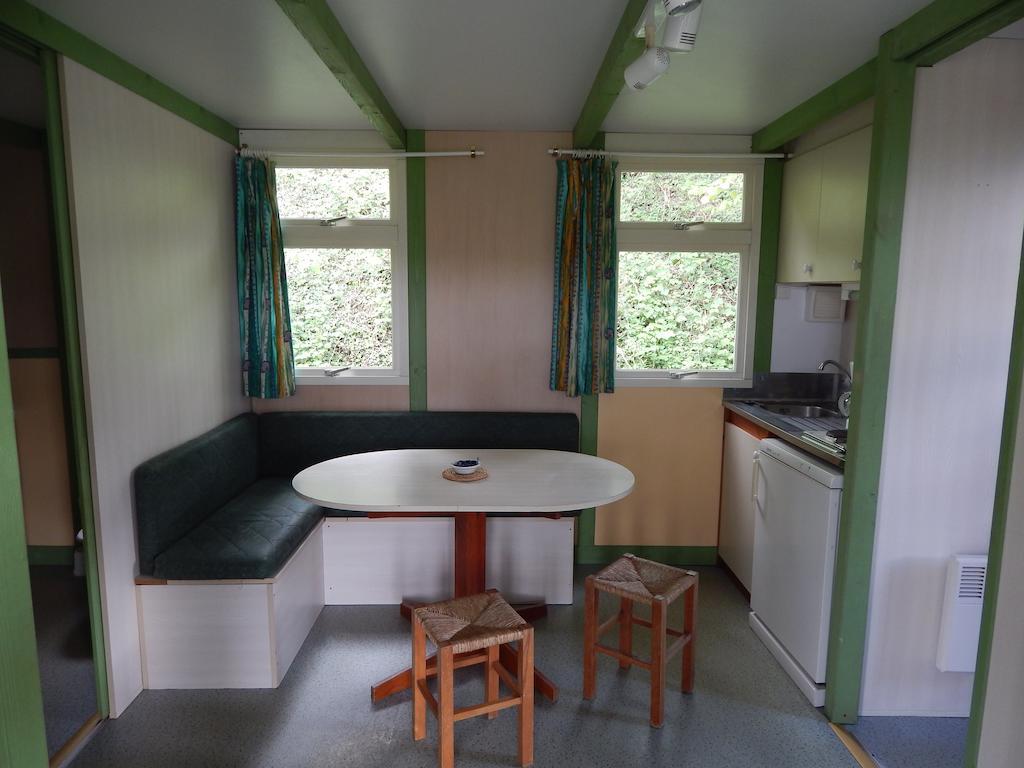Hotel Camping Du Moulin Meyrieu-les-Etangs Zimmer foto